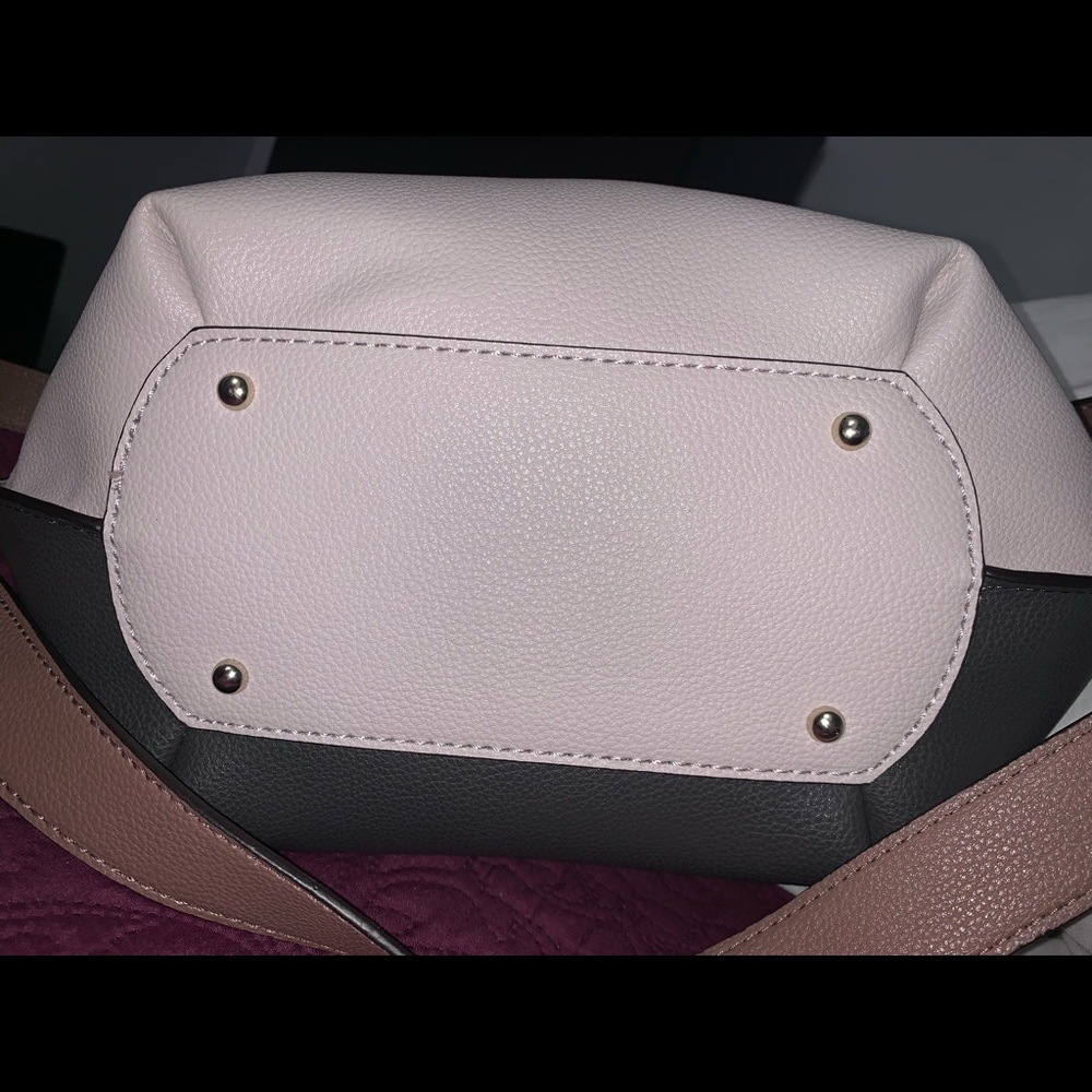 GUESS bag - Picture 2 of 8